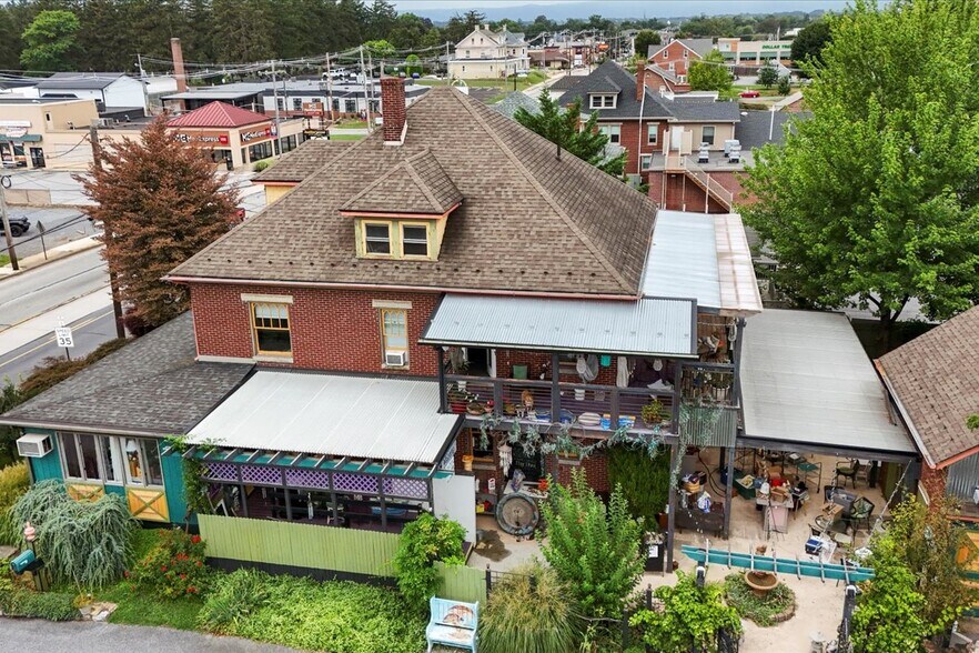 1055 Lincoln Way E, Chambersburg, PA à vendre - Photo de l’immeuble – Image 2 sur 6