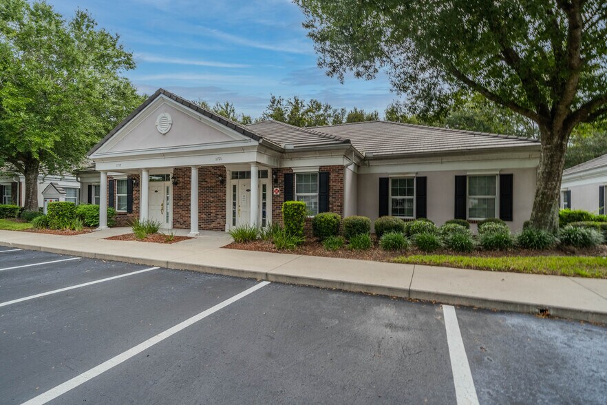 1717-1721 S Kings Ave, Brandon, FL à louer - Photo de l’immeuble – Image 2 sur 37