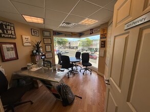381 Main St, Wakefield, MA à louer Photo intérieure– Image 1 sur 13