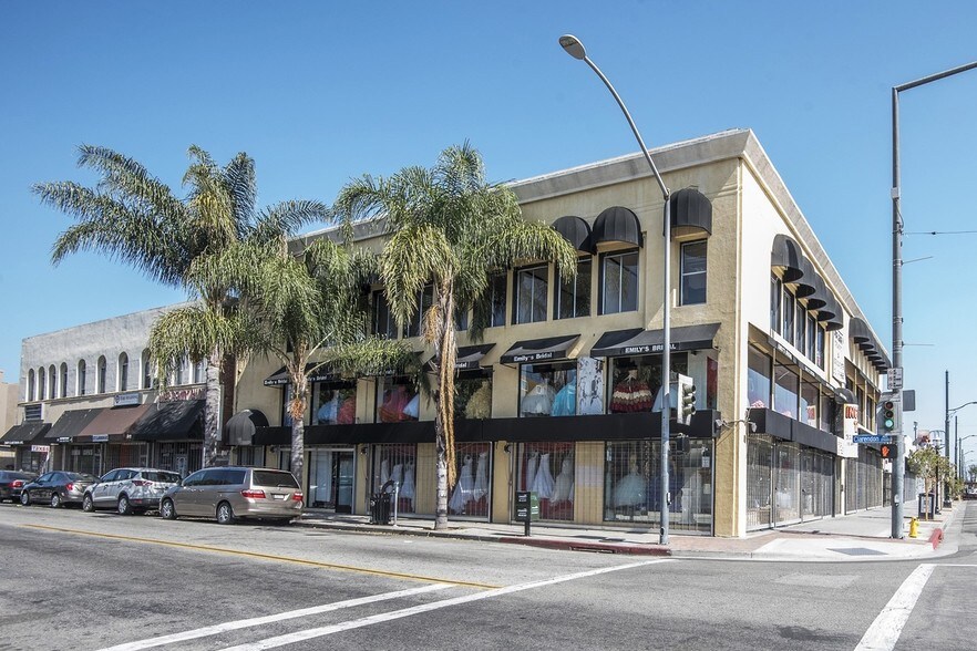 2569-2575 Clarendon Ave, Huntington Park, CA à louer - Photo de l’immeuble – Image 2 sur 7