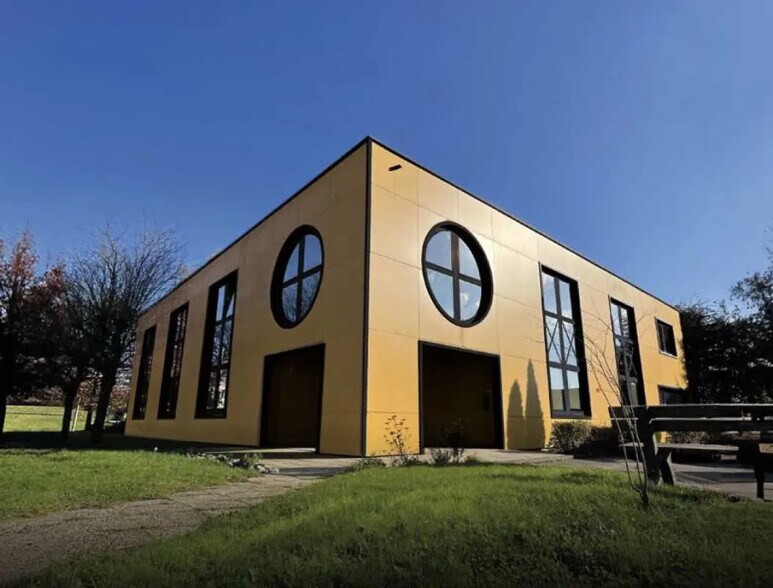 Bureau dans Mont-Saint-Aignan à louer - Photo de l’immeuble – Image 1 sur 4