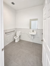 7044 Queenston Blvd, Houston, TX à louer Photo intérieure– Image 2 sur 8
