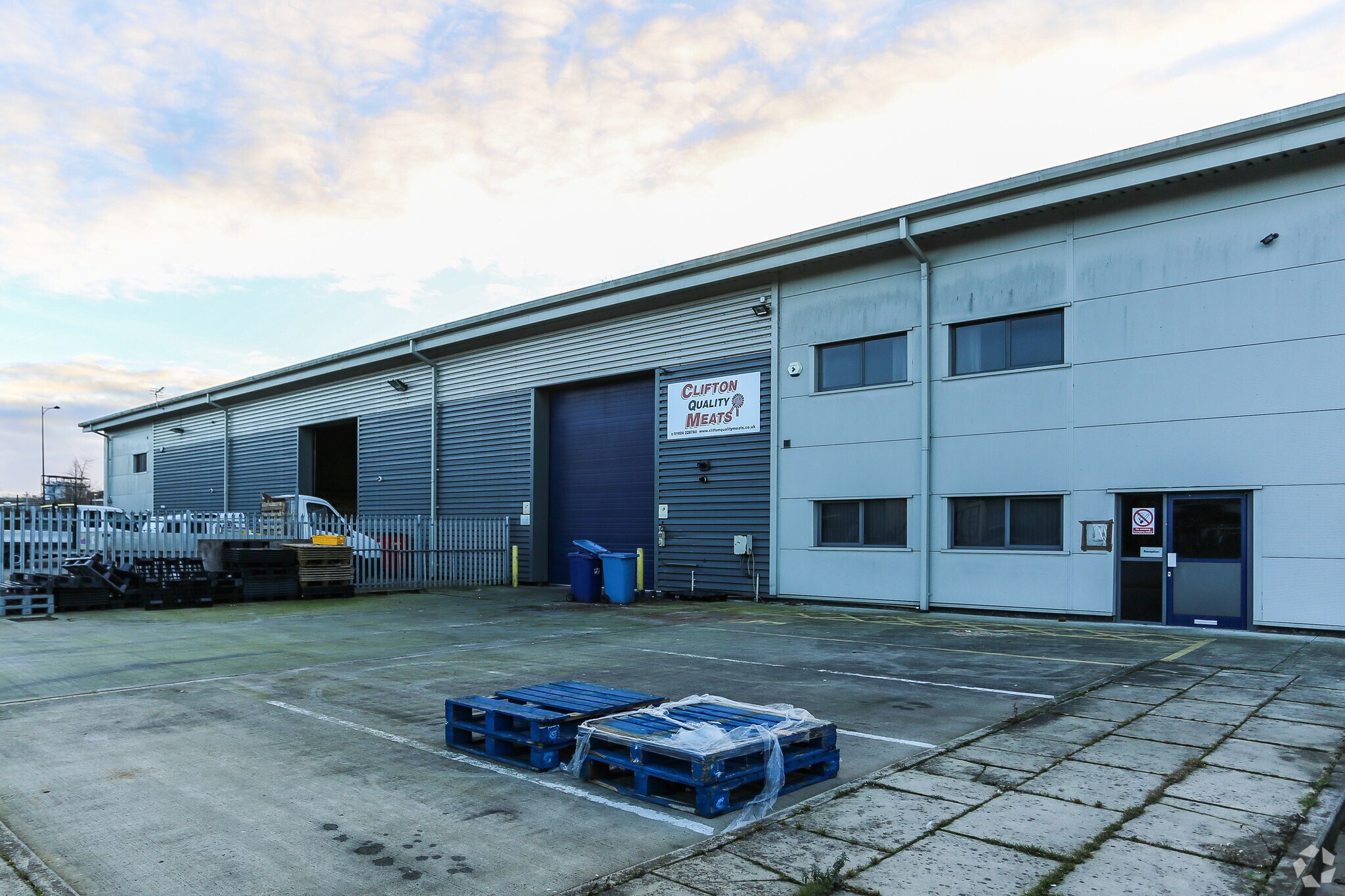 Express Way, Normanton à louer Photo de l’immeuble– Image 1 sur 4