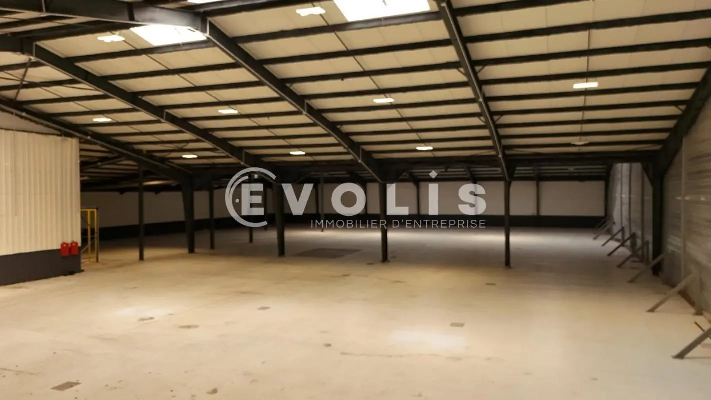 Local d’activités dans Châteaurenard à louer Photo principale– Image 1 sur 3