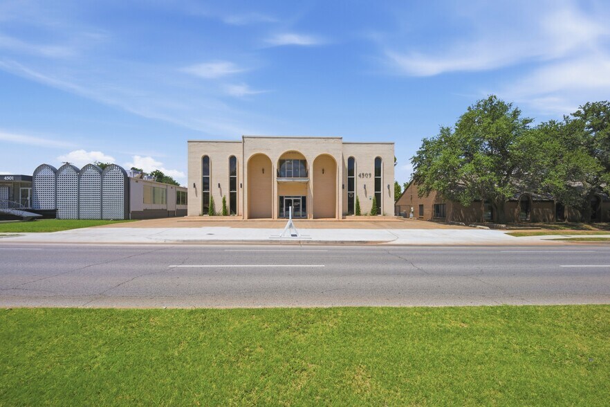 4509 N Classen Blvd, Oklahoma City, OK à vendre - Photo de l’immeuble – Image 3 sur 15