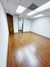 6430 Richmond Ave, Houston, TX à louer Photo intérieure– Image 1 sur 3