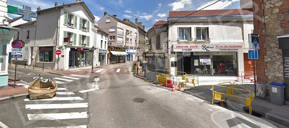 Local commercial dans Conflans-Sainte-Honorine à vendre - Photo de l’immeuble – Image 1 sur 2