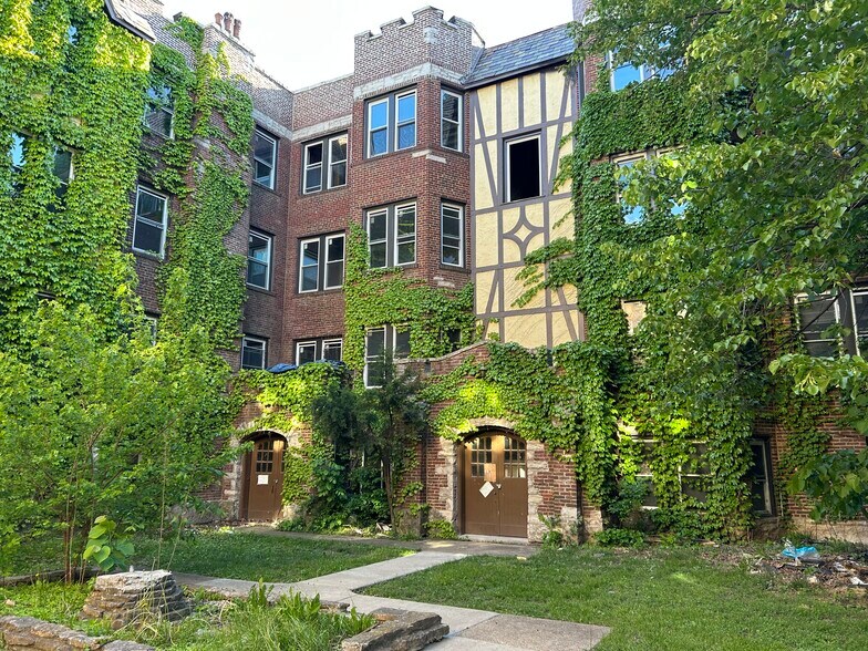 8001 Edgewater Rd, North Riverside, IL à vendre - Photo de l’immeuble – Image 2 sur 4