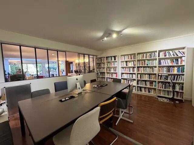 Bureau dans Montrouge à vendre - Photo de l’immeuble – Image 2 sur 8