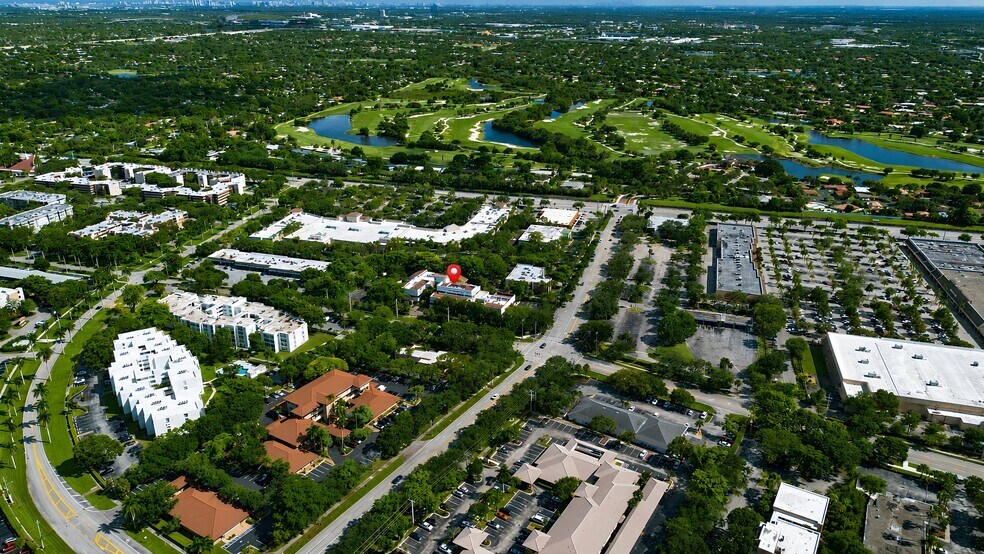 6950 Cypress Rd, Plantation, FL à louer - Photo de l’immeuble – Image 2 sur 9