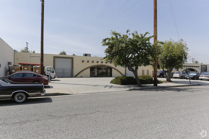 14940-14954 Calvert St, Van Nuys, CA à louer - Photo de l’immeuble – Image 2 sur 3