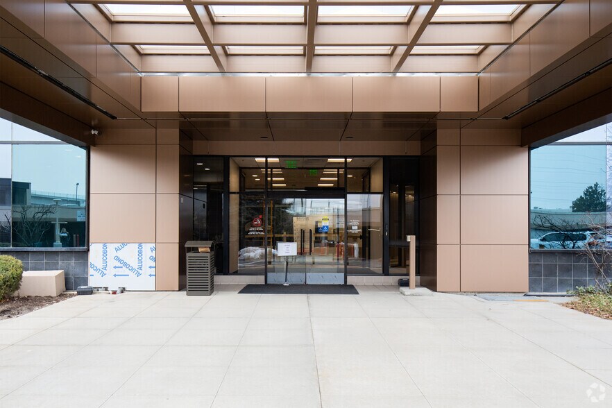 5295 S Commerce Dr, Salt Lake City, UT à louer - Photo de l’immeuble – Image 3 sur 14