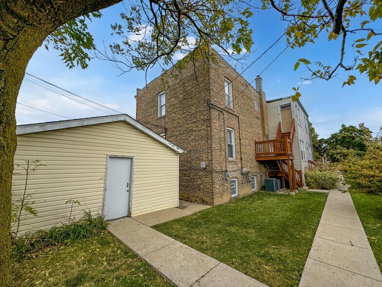 1900 Harvey Ave, Berwyn, IL à vendre - Photo de l’immeuble – Image 2 sur 12