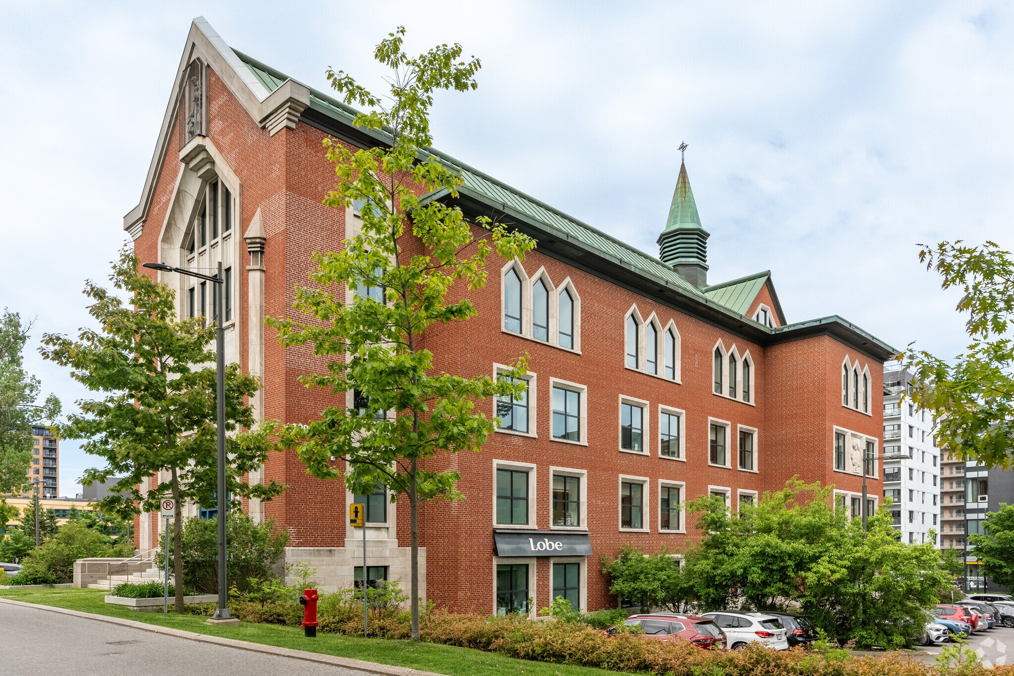 1200 Rue Des Soeurs-Du-Bon-Pasteur, Québec, QC à louer Photo principale– Image 1 sur 5