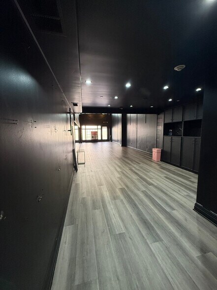 930 S Robertson Blvd, Los Angeles, CA à louer - Photo de l’immeuble – Image 3 sur 7