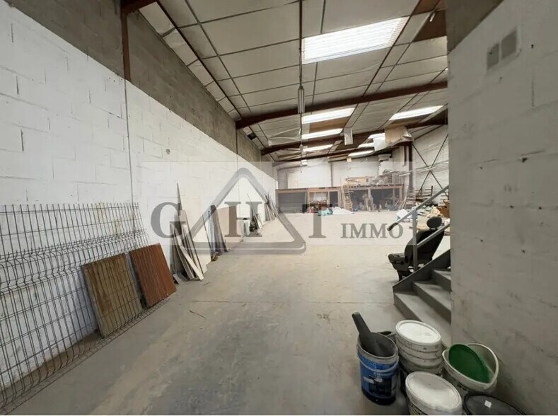 Industriel/Logistique dans Vaux-le-Pénil à louer - Photo de l’immeuble – Image 3 sur 7