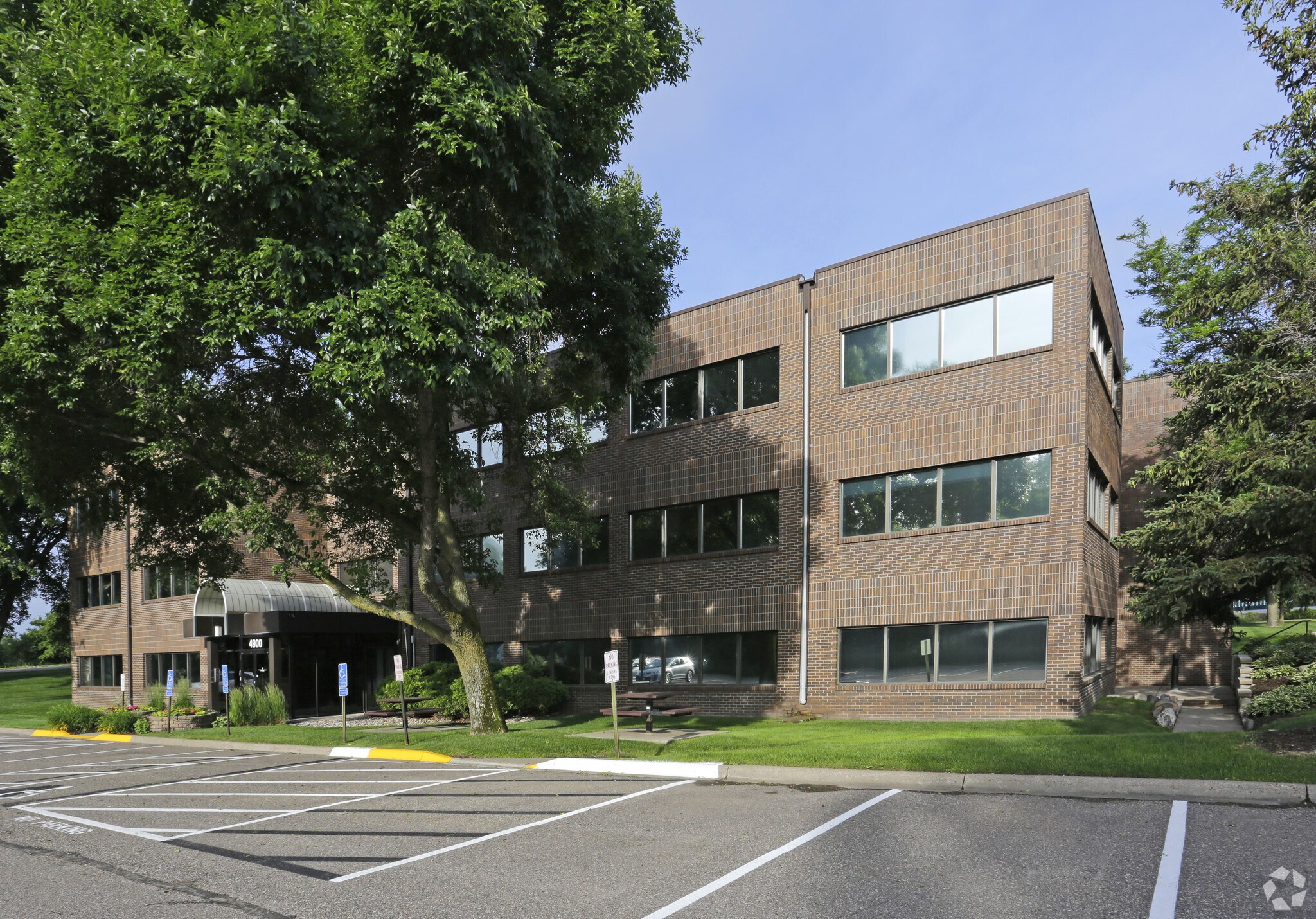 4900 Hwy 169 N, New Hope, MN à louer Photo principale– Image 1 sur 4