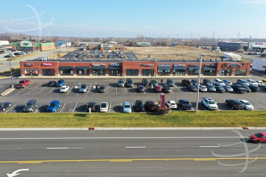 10033 Wicker Ave, Saint John, IN à louer - Photo de l’immeuble – Image 1 sur 18