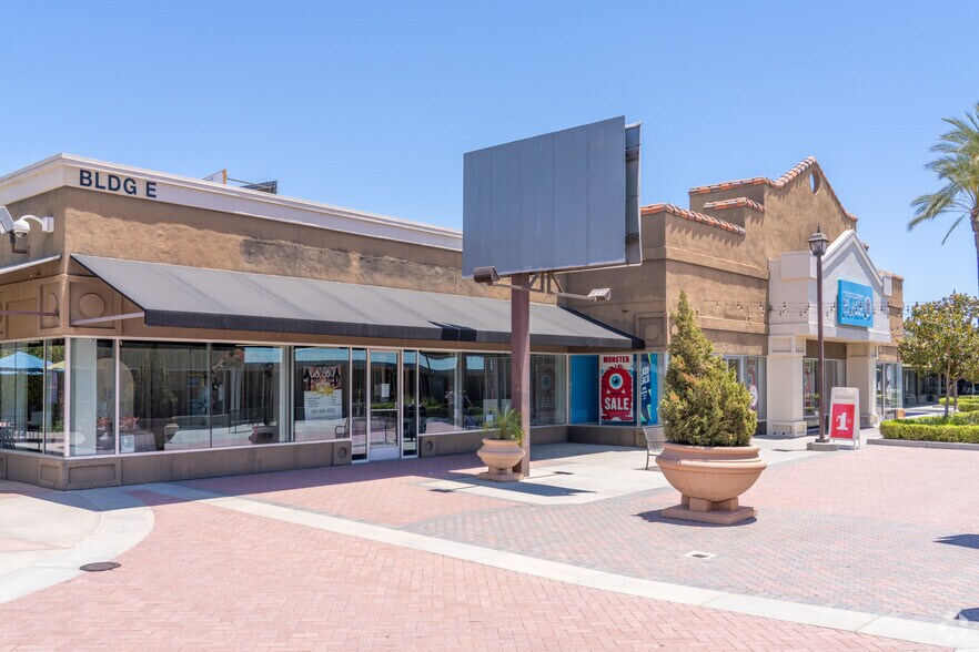 17600 Collier Ave, Lake Elsinore, CA à vendre - Photo de l’immeuble – Image 2 sur 4