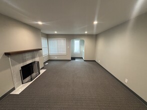 1130-1132 McKendrie St, San Jose, CA à louer Photo intérieure– Image 2 sur 12