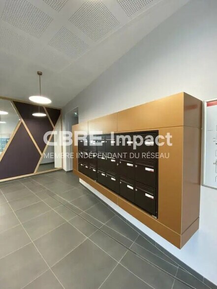 Bureau dans Dijon à louer - Photo de l’immeuble – Image 2 sur 8