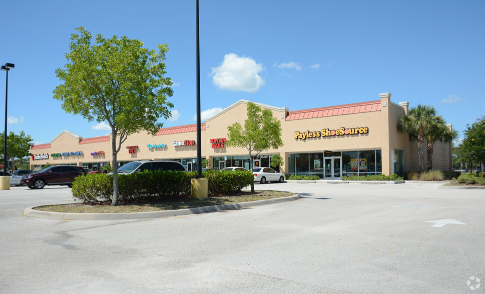 10921-10941 S US 1 Hwy, Port Saint Lucie, FL à louer - Photo principale – Image 2 sur 23