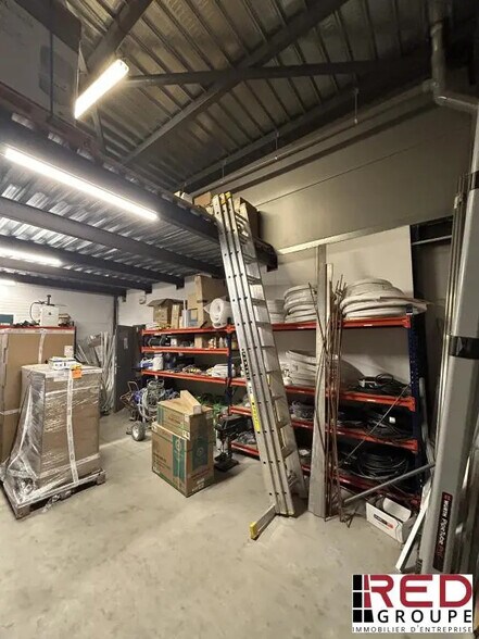 Industriel/Logistique dans Aix-en-Provence à louer - Photo de l’immeuble – Image 2 sur 7