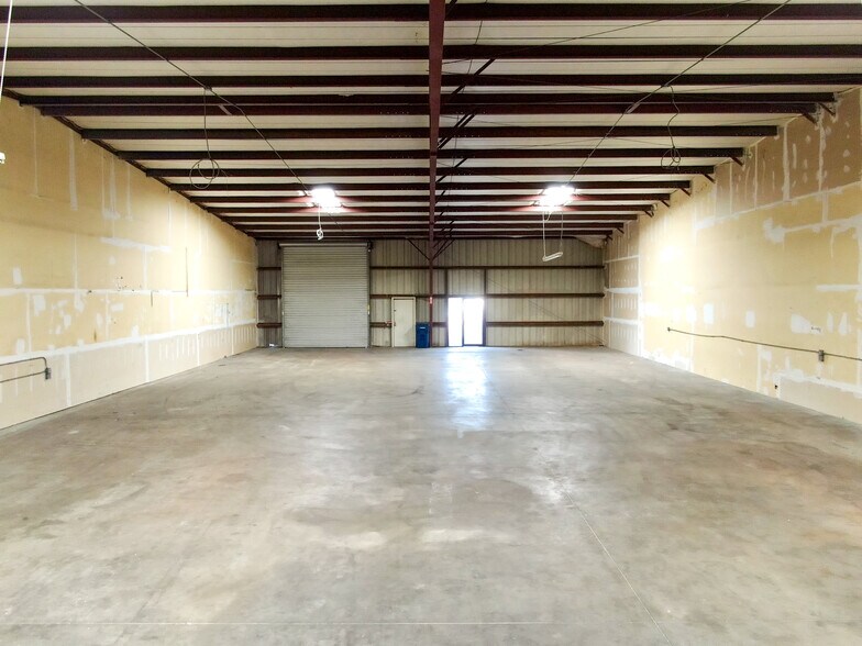 6215 E 29th St, Bradenton, FL à louer - Photo intérieure – Image 3 sur 12