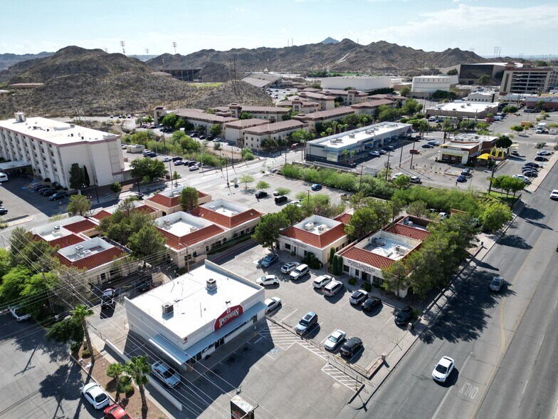 2311 N Mesa St, El Paso, TX à louer - Photo de l’immeuble – Image 3 sur 25