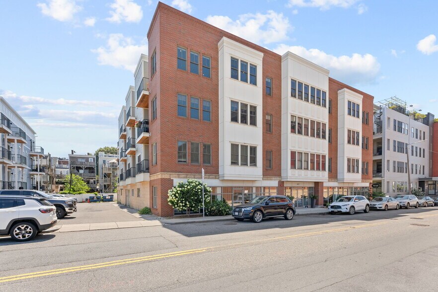 637 E 1st St, Boston, MA à louer - Photo de l’immeuble – Image 2 sur 8