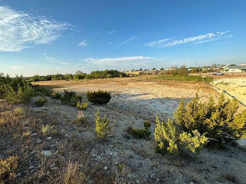 5713 Acton Cir, Granbury, TX à vendre - Photo de l’immeuble – Image 2 sur 10
