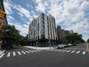 2460 Frederick Douglass Blvd, New York, NY à louer Photo intérieure– Image 2 sur 4