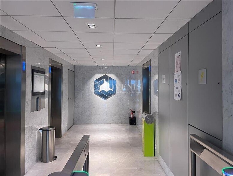 41-47 Rue Louis Blanc, Courbevoie à louer - Hall d’entrée – Image 2 sur 12