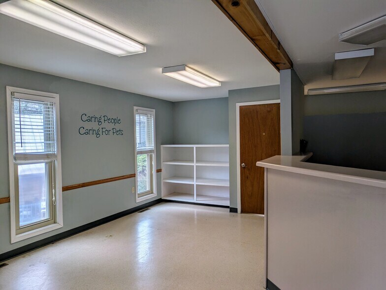 1001 Greenville Hwy, Hendersonville, NC à louer - Photo de l’immeuble – Image 3 sur 20