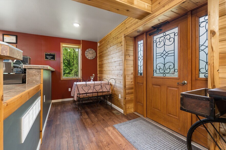 915 S Clinton St, Stockbridge, MI à vendre - Photo intérieure – Image 3 sur 46
