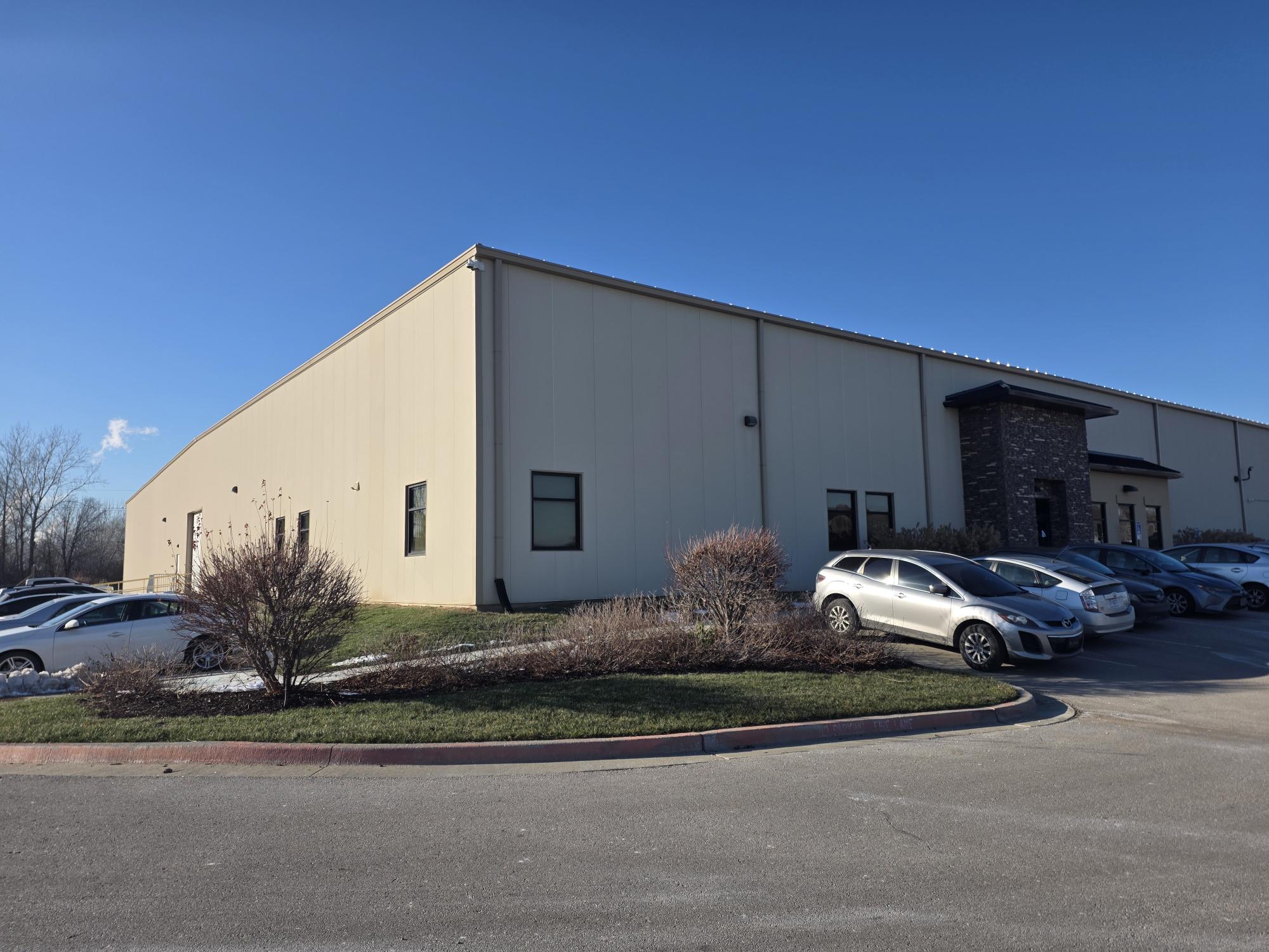 4300-4324 N Belgium Ave, Riverside, MO à louer Photo principale– Image 1 sur 7