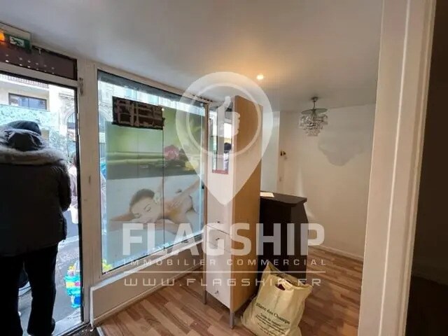 Local commercial dans Paris à louer - Photo de l’immeuble – Image 1 sur 8