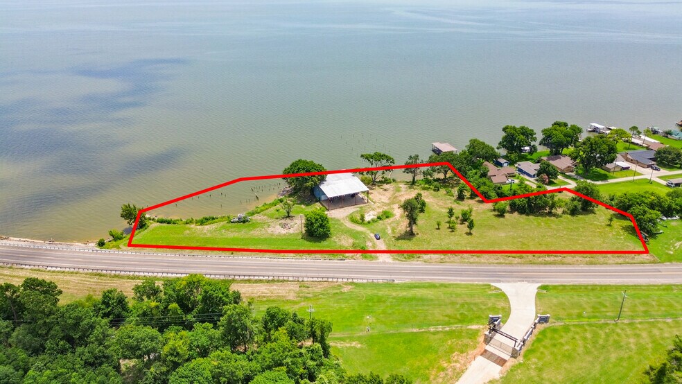 10390 US Highway 190 E, Pointblank, TX à vendre - Photo de l’immeuble – Image 2 sur 12