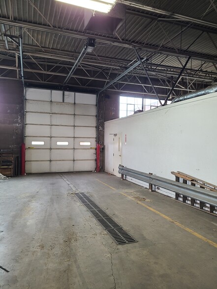 3320 W Ferguson Rd, Fort Wayne, IN à louer - Photo intérieure – Image 2 sur 9