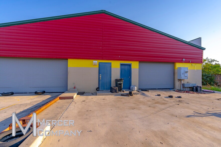 5411 Denton Hwy, Haltom City, TX à vendre - Photo principale – Image 1 sur 6