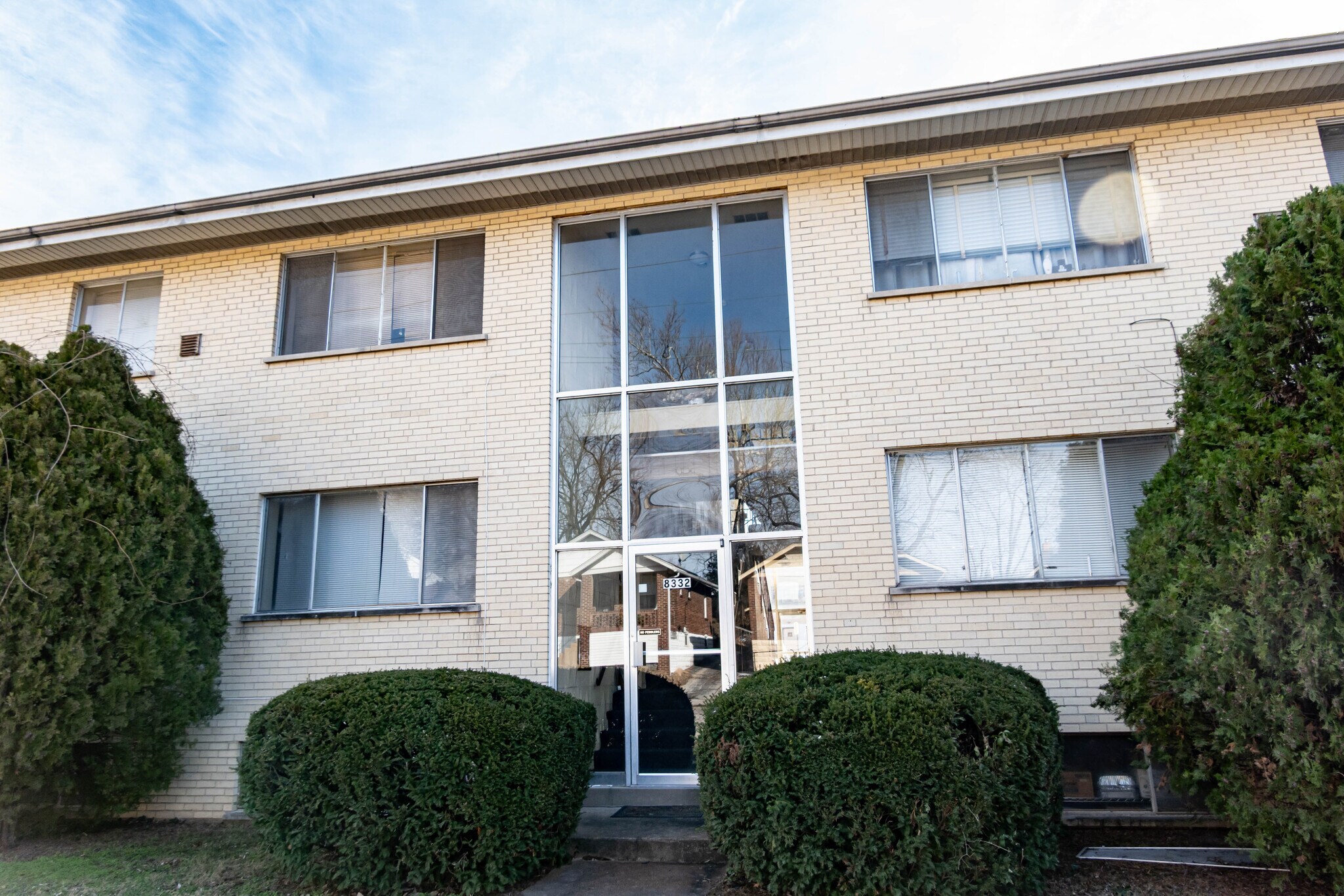 8331 Duryea Ave, Saint Louis, MO à vendre Photo principale– Image 1 sur 13