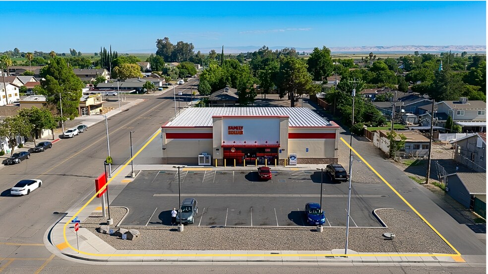 1919 Almond St, Dos Palos, CA à vendre - Photo de l’immeuble – Image 2 sur 15