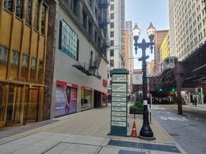 111 N Wabash Ave, Chicago, IL à louer Photo de l’immeuble– Image 1 sur 19