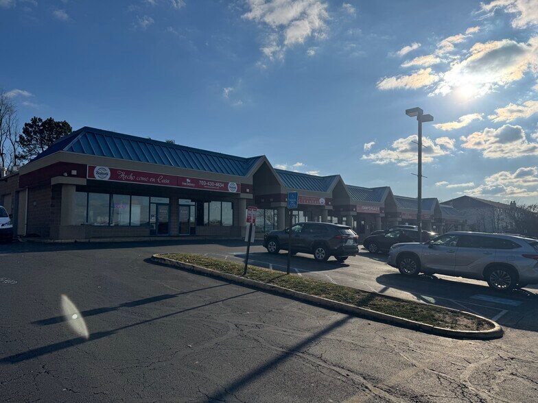 156 Enterprise St, Sterling, VA à louer - Photo de l’immeuble – Image 2 sur 4