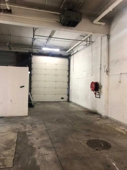 Local d’activités dans Fontenay-sous-Bois à louer - Photo intérieure – Image 2 sur 9