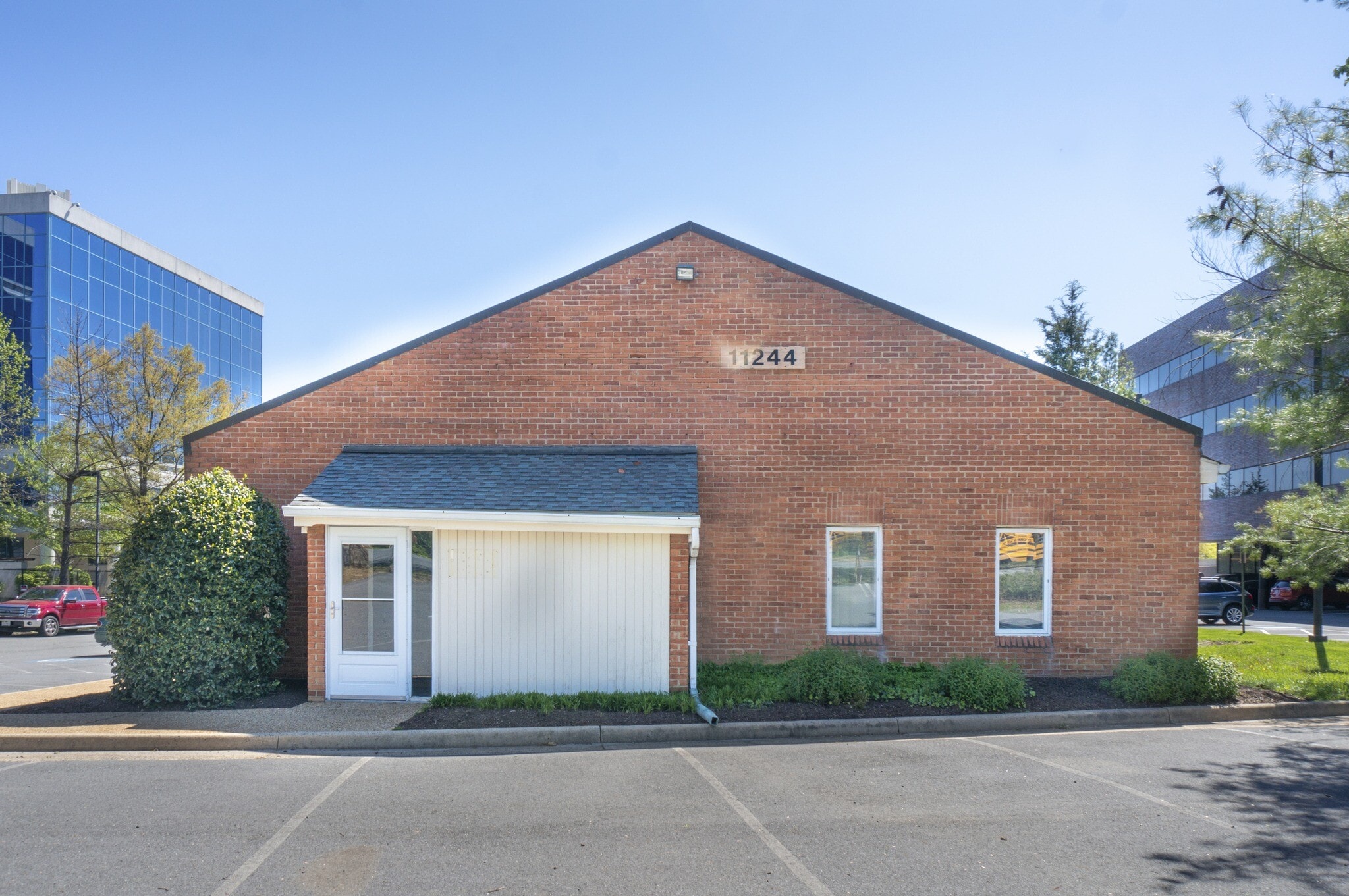11244 Waples Mill Rd, Fairfax, VA à louer Photo principale– Image 1 sur 12