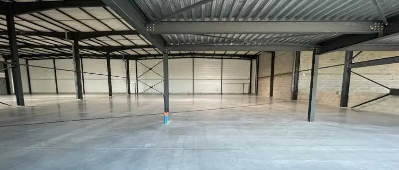 Bureau dans Ambérieux à louer Photo de l’immeuble– Image 1 sur 3