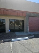 5420 W Camelback Rd, Glendale, AZ à louer Photo de l’immeuble– Image 2 sur 3