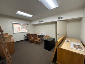 1818 Industrial Rd, Las Vegas, NV à louer Photo intérieure– Image 2 sur 5