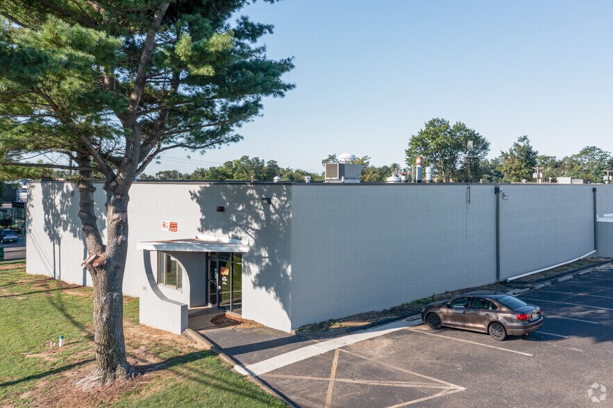 815 Hylton Rd, Pennsauken, NJ à louer - Photo de l’immeuble – Image 1 sur 6